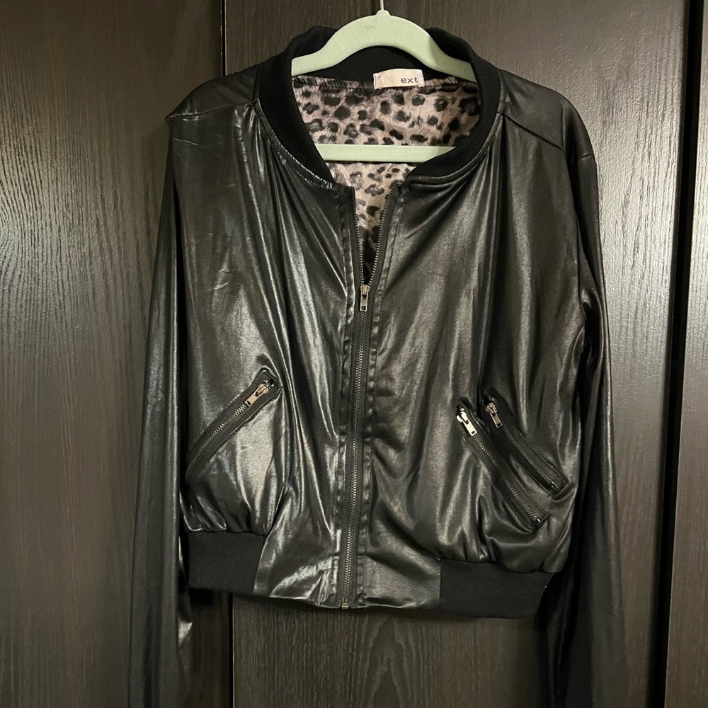Women bomber jacket black metallic